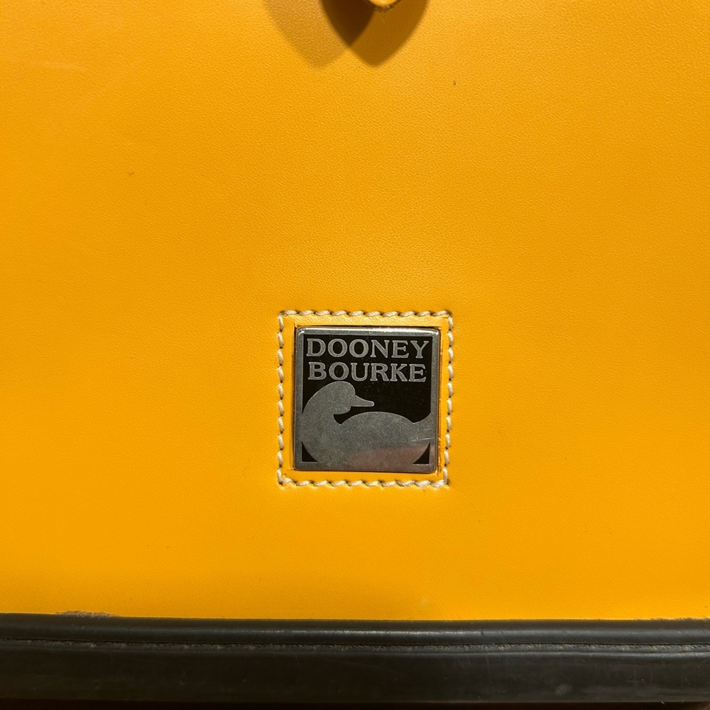Vintage Dooney & Bourke Parasole Flap Mustard Leather  Bag - Picture 2 of 16